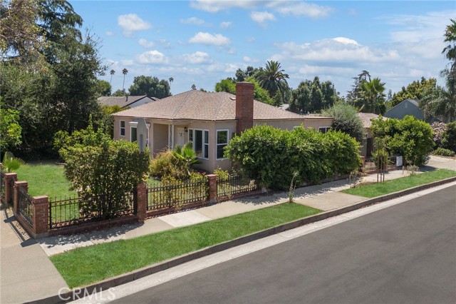 Detail Gallery Image 3 of 21 For 530 W Montana St, Pasadena,  CA 91103 - 3 Beds | 2 Baths