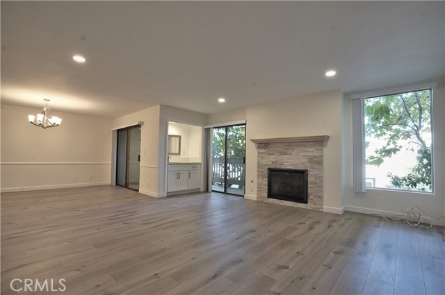 Detail Gallery Image 2 of 23 For 16022 Moorpark St #101,  Encino,  CA 91436 - 2 Beds | 2/1 Baths