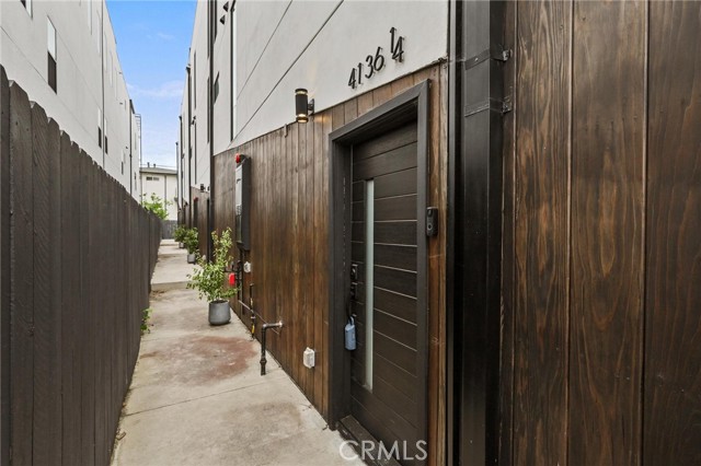 Image 2 for 4136-1 Normal Ave, Los Angeles, CA 90029