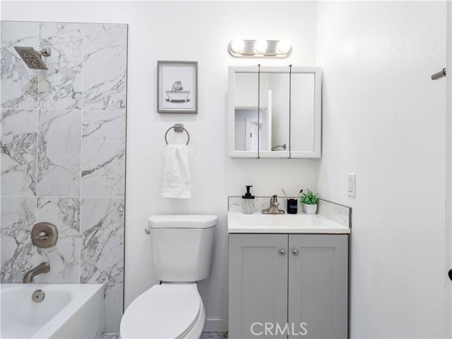 Detail Gallery Image 35 of 45 For 7320 Balboa Bld, Lake Balboa,  CA 91406 - 2 Beds | 2 Baths