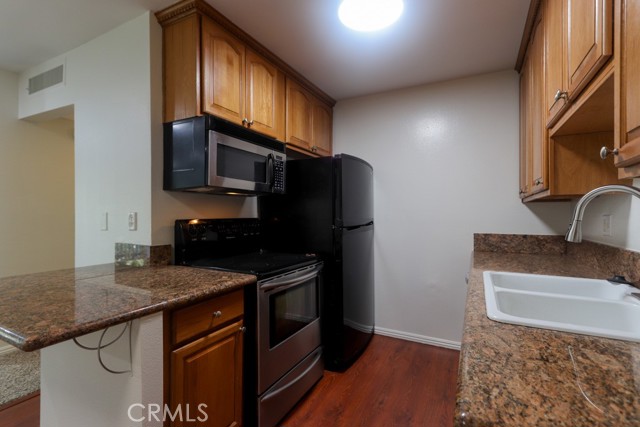Detail Gallery Image 8 of 25 For 564 N Bellflower Bld #218,  Long Beach,  CA 90814 - 1 Beds | 1 Baths