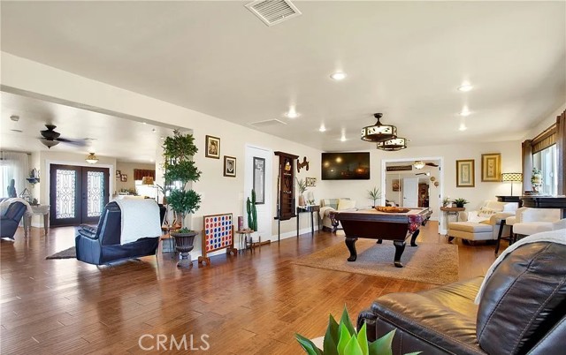8686 Capelin Road, Phelan CA: https://media.crmls.org/medias/32094d39-772e-4f95-8447-164022d69478.jpg