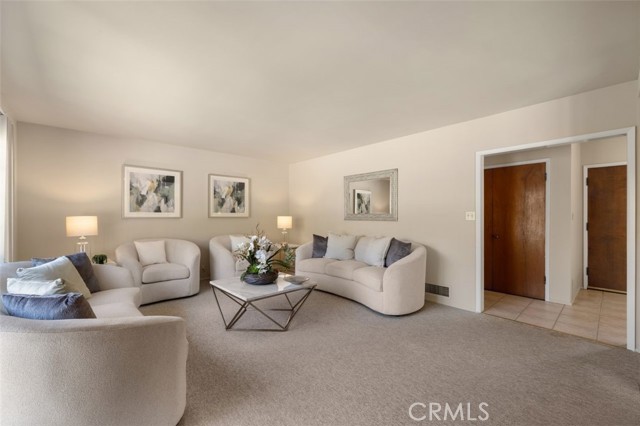 451 W FOOTHILL Boulevard, Arcadia CA: https://media.crmls.org/medias/3209e83e-6255-4dca-9128-74b5e91bbd91.jpg