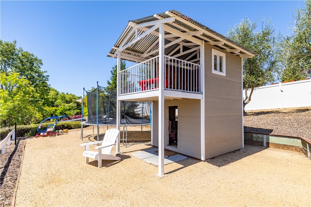 1307 Crown Way
