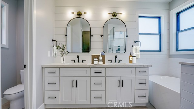 Detail Gallery Image 44 of 68 For 6250 Lindley Ave, Encino,  CA 91316 - 4 Beds | 3/1 Baths