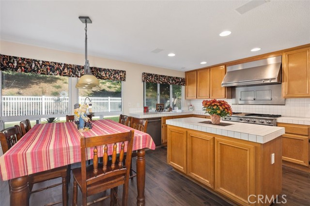 Detail Gallery Image 14 of 39 For 19222 Red Bluff, Lake Forest,  CA 92679 - 4 Beds | 3/1 Baths