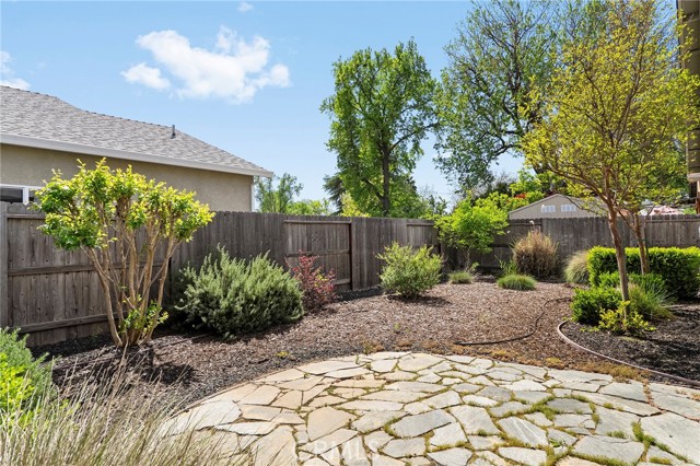 Detail Gallery Image 8 of 47 For 215 Danielson Ln, Chico,  CA 95973 - 3 Beds | 2 Baths
