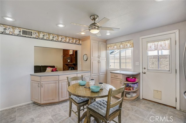 Detail Gallery Image 11 of 46 For 225 Louise Dr, Placentia,  CA 92870 - 4 Beds | 2 Baths