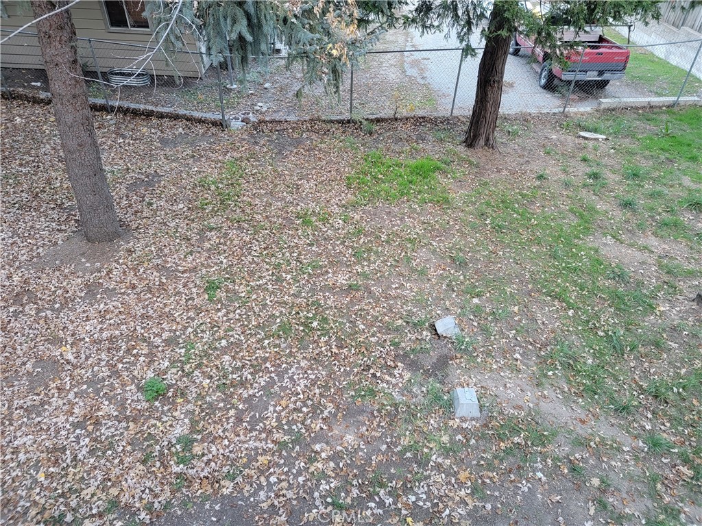 https://media.crmls.org/medias/320d4f09-405d-4686-ab06-b249282387a4.jpg?preset=X-Large