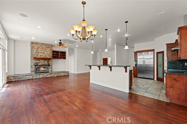 765 Del Norte Lane, Lake Arrowhead CA: https://media.crmls.org/medias/320da469-8616-404a-b57f-a952e7fbb4f4.jpg