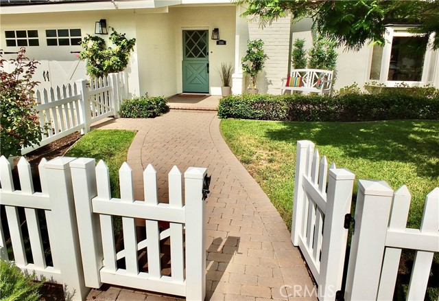2285 Avalon, Costa Mesa CA: https://media.crmls.org/medias/320e1dfc-8c62-4f56-9b37-02886f964ec6.jpg