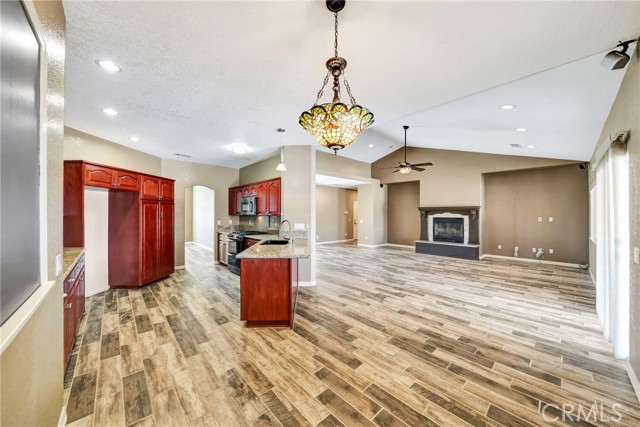 Detail Gallery Image 13 of 65 For 7315 W Avenue A8, Lancaster,  CA 93536 - 3 Beds | 3 Baths