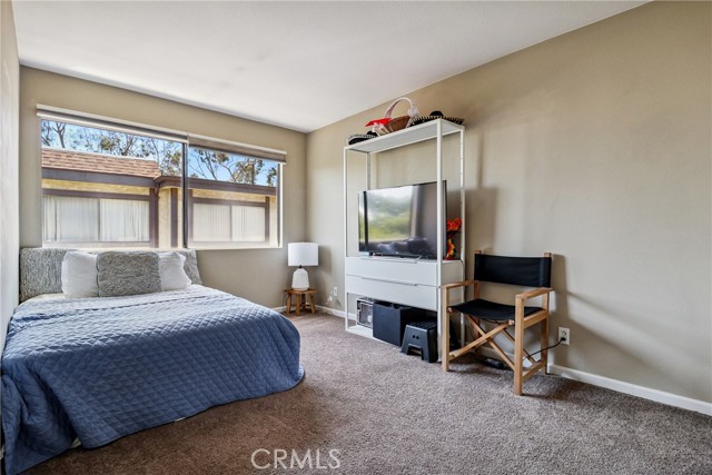1832 Oak Tree Drive, Los Angeles CA: https://media.crmls.org/medias/3210e6f2-2dbd-4b06-a764-c40ecb635f49.jpg