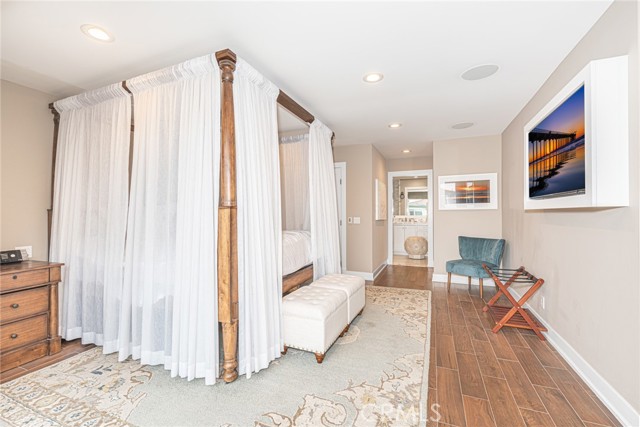 Detail Gallery Image 11 of 32 For 213 34th St, Newport Beach,  CA 92663 - 3 Beds | 3 Baths