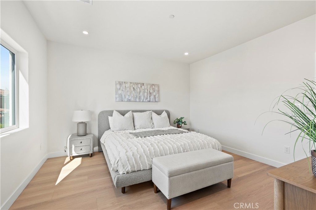 MLS #OC25253896 image #30