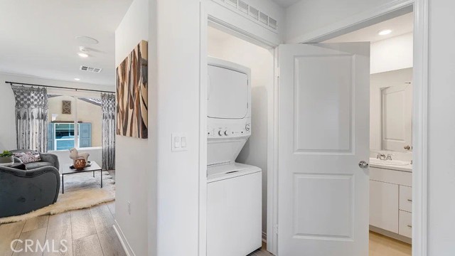 Detail Gallery Image 8 of 20 For 1227 Yeager Ave, Rialto,  CA 92376 - 3 Beds | 2/1 Baths