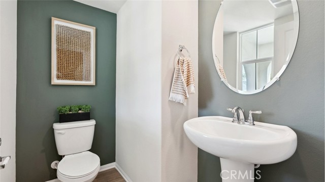 Detail Gallery Image 8 of 21 For 26223 Gentry Ave, Corona,  CA 92883 - 3 Beds | 2/1 Baths