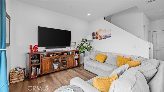 1368 Anise Way, Upland CA: https://media.crmls.org/medias/3212779d-1fe8-4273-9a60-f8f47561f6a1.jpg
