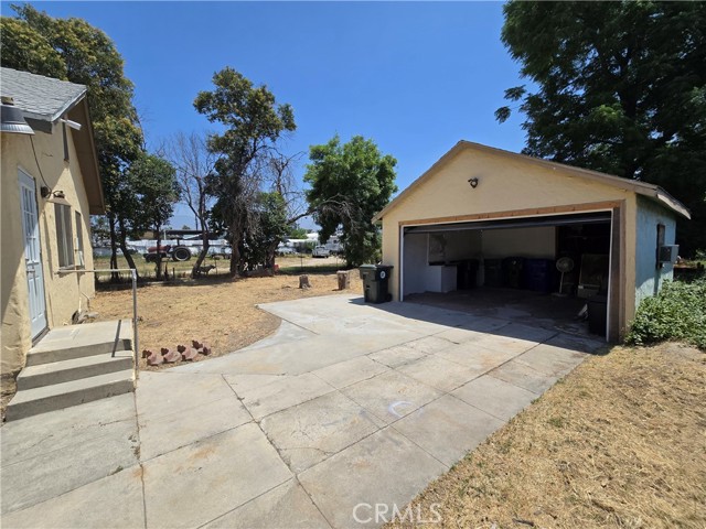 845 Preston Street, San Bernardino CA: https://media.crmls.org/medias/32129808-f8b2-4815-9eef-7563ee969b0f.jpg