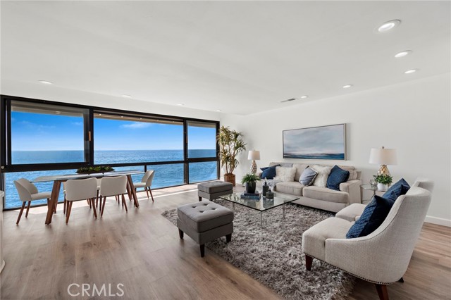 89 Blue Lagoon Villa, Laguna Beach CA: https://media.crmls.org/medias/32131689-4bea-4760-8cf8-4810ce426833.jpg