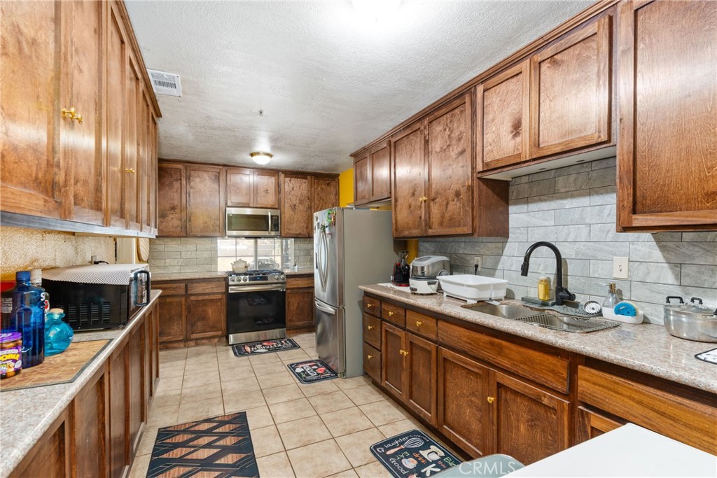 MLS #CV25214338 image #11