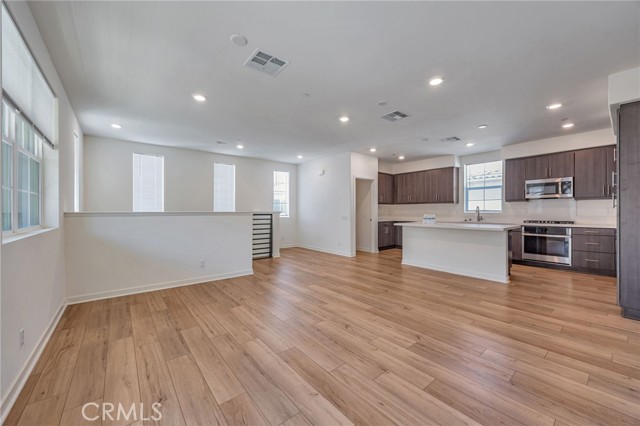 8227 Traveller Street, Chino CA: https://media.crmls.org/medias/32137f83-2b87-49b2-9955-d1c68f3a5b17.jpg