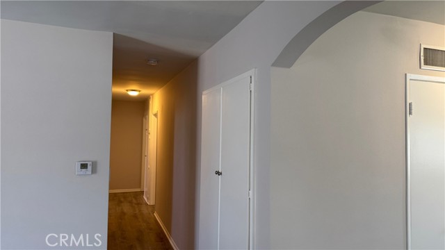 Detail Gallery Image 11 of 21 For 10523 Hayvenhurst Ave, Granada Hills,  CA 91344 - 4 Beds | 2 Baths