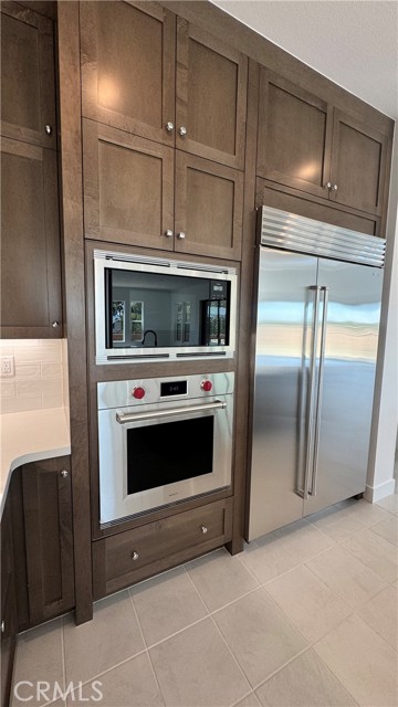 Detail Gallery Image 5 of 9 For 20568 Edgewood Ct, Chatsworth,  CA 91311 - 5 Beds | 6 Baths