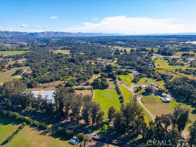 425 W El Campo Road, Arroyo Grande CA: https://media.crmls.org/medias/3214df54-5bfb-49a8-aeef-debe1c7d3af6.jpg