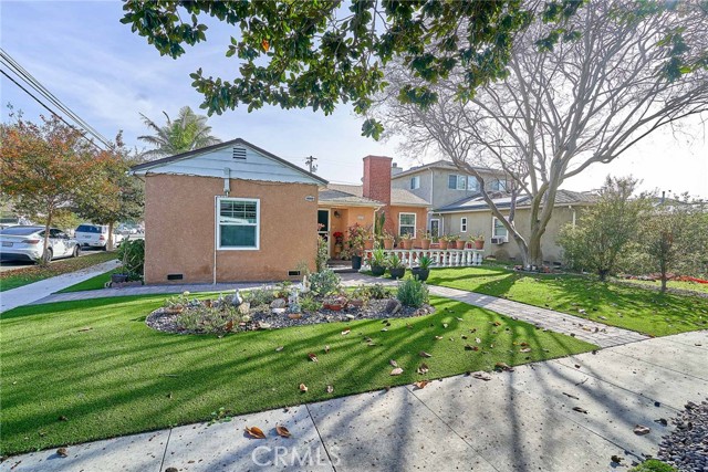 Detail Gallery Image 2 of 48 For 2690 Oregon, Long Beach,  CA 90806 - 2 Beds | 2 Baths