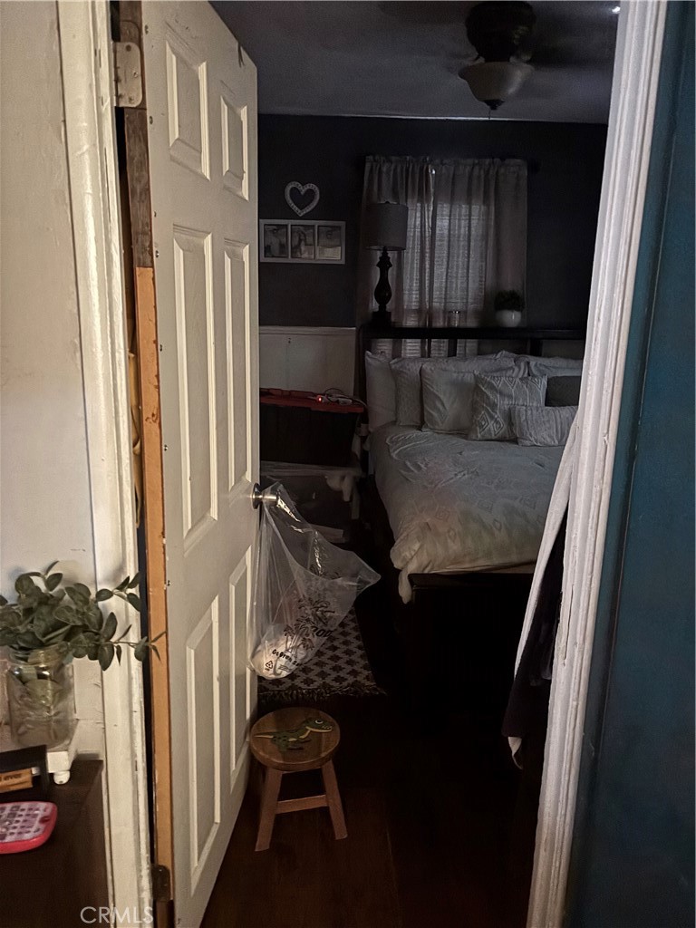 https://media.crmls.org/medias/3214fb59-1827-4f6c-a6a6-f31d2207b1fd.jpg?preset=X-Large