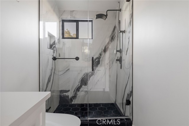 Detail Gallery Image 25 of 46 For 5100 Riverton Ave #14,  North Hollywood,  CA 91601 - 3 Beds | 2/1 Baths