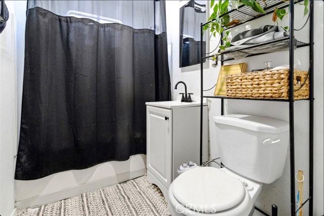 Detail Gallery Image 31 of 39 For 19449 Chamisal, Adelanto,  CA 92301 - 4 Beds | 2 Baths