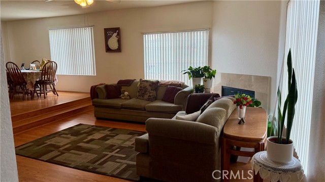 Detail Gallery Image 2 of 31 For 20807 Elaine Ave #4,  Lakewood,  CA 90715 - 3 Beds | 3 Baths