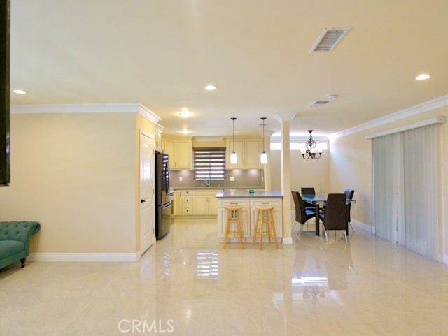 17430 Hemmingway Street, Northridge CA: https://media.crmls.org/medias/3215a949-48bd-4a22-8406-fc65926a8c42.jpg