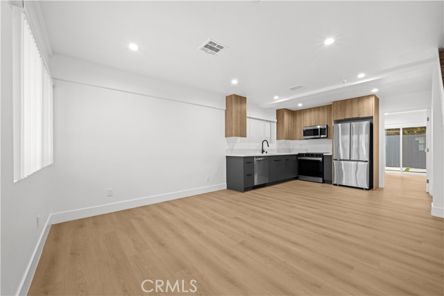 Detail Gallery Image 12 of 36 For 2922 12th Ave, Los Angeles,  CA 90018 - 4 Beds | 4 Baths