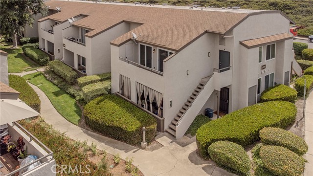 21981 Rimhurst Drive, Lake Forest CA: https://media.crmls.org/medias/3216ccf7-61b7-4575-92d7-c4283ade4856.jpg