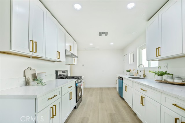 116 W Orange Street, San Bernardino CA: https://media.crmls.org/medias/3216dc7a-73f3-41e0-8e3e-8ea4bfb29c55.jpg