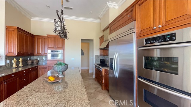4069 Nancy Circle, Corona CA: https://media.crmls.org/medias/32171611-b40a-42e7-ba8a-fbbc1fab183e.jpg