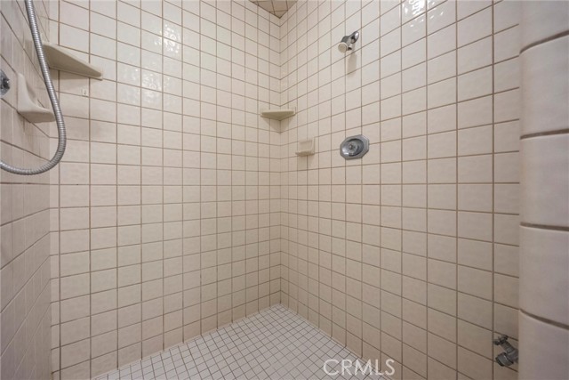 11717 Old Town Road, Bakersfield CA: https://media.crmls.org/medias/32172375-727d-4549-aa9e-6d48086b3b87.jpg