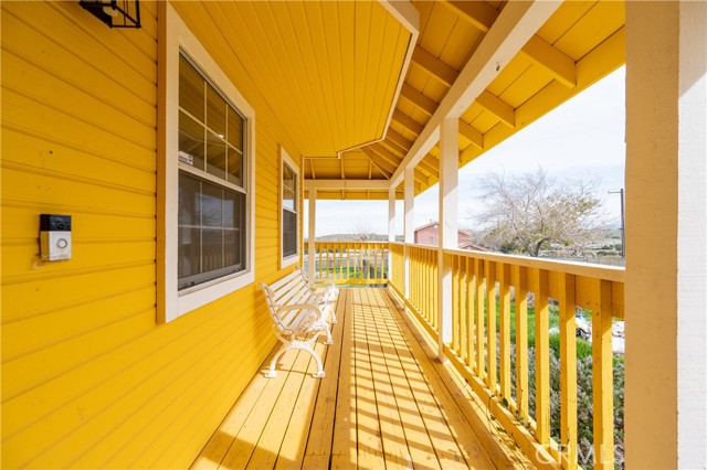 Detail Gallery Image 4 of 61 For 957 Sierra Hills Ln, Palmdale,  CA 93550 - 3 Beds | 2 Baths