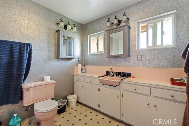 Detail Gallery Image 16 of 33 For 13285 Mesquite, Apple Valley,  CA 92308 - 3 Beds | 2/1 Baths