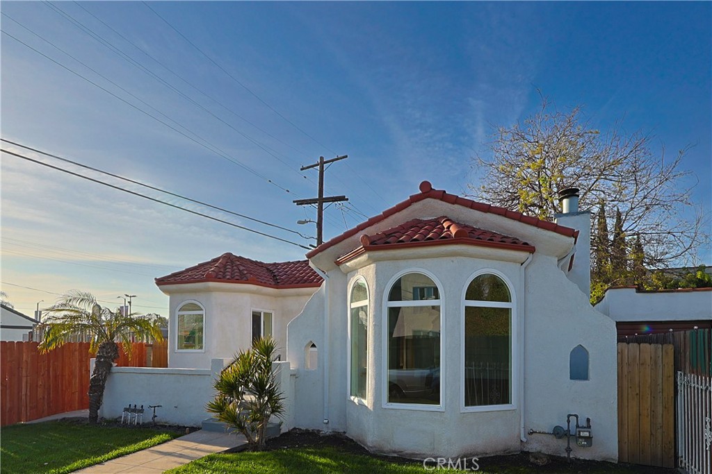 MLS #DW25058878 img 1