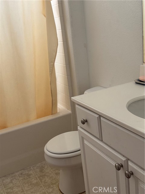 Detail Gallery Image 6 of 10 For 6134 Archwood Way, Palmdale,  CA 93552 - 4 Beds | 3 Baths