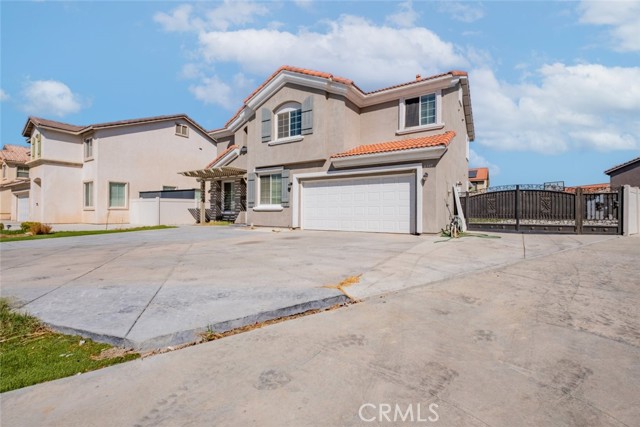 Detail Gallery Image 2 of 36 For 6349 Catania Ct, Palmdale,  CA 93552 - 6 Beds | 2/1 Baths