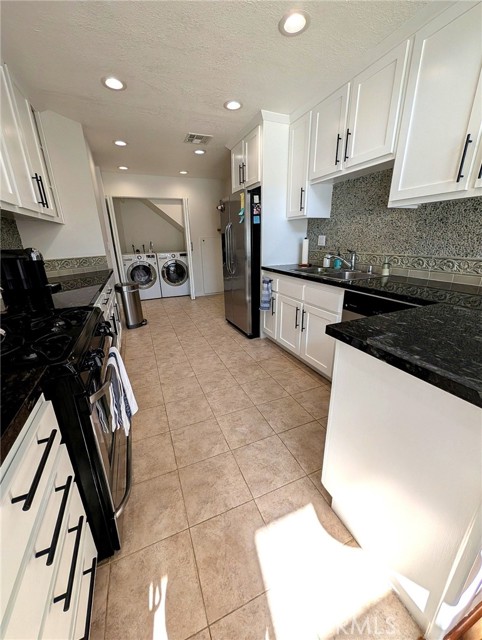 Detail Gallery Image 6 of 17 For 13331 Moorpark #332,  Sherman Oaks,  CA 91423 - 2 Beds | 2 Baths