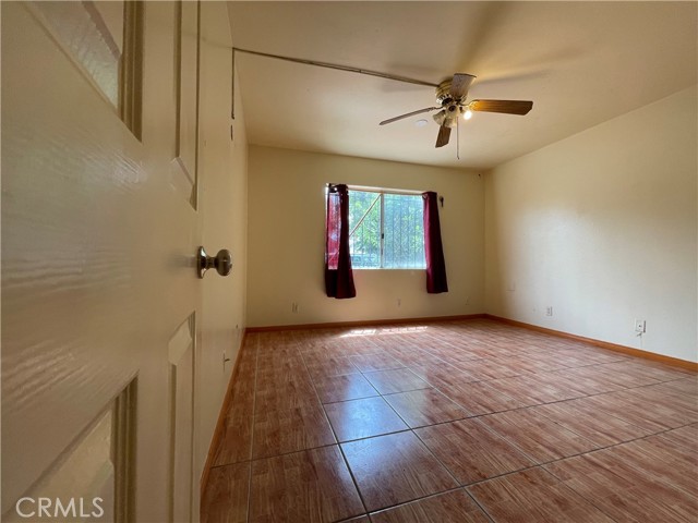 Detail Gallery Image 6 of 13 For 1349 Walnut Ave, Long Beach,  CA 90813 - 2 Beds | 2 Baths