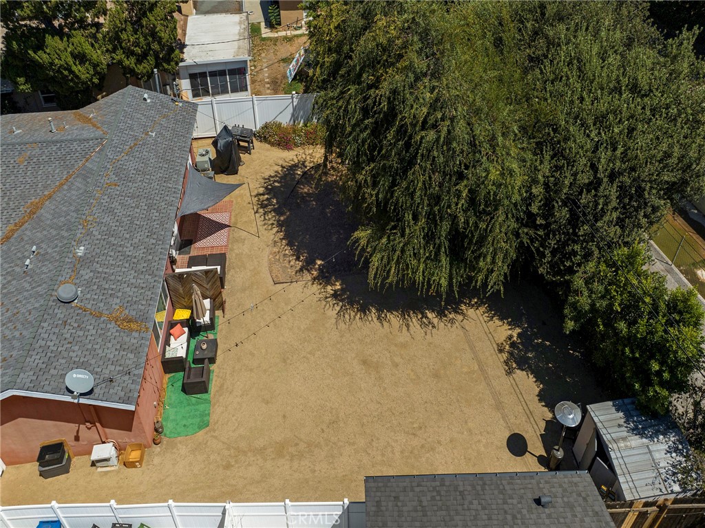 https://media.crmls.org/medias/3219d575-00a8-412f-9edf-a8d5acfab972.jpg?preset=X-Large