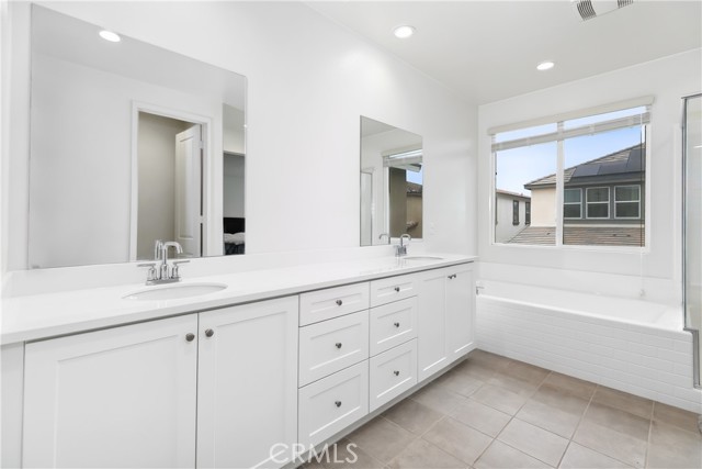 Detail Gallery Image 22 of 38 For 2941 E Travertine St, Ontario,  CA 91762 - 5 Beds | 4 Baths