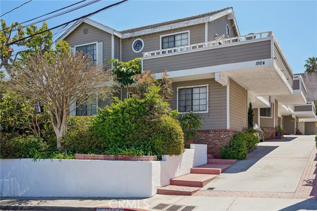 1924 Mathews Avenue, Redondo Beach CA: https://media.crmls.org/medias/321a605b-9870-4a12-8b69-56be2e1e66a5.jpg